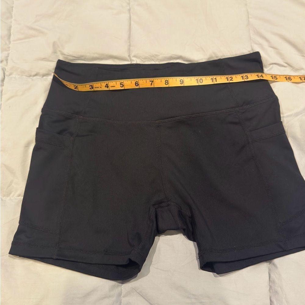 Baleaf Women's Black Shorts in size M